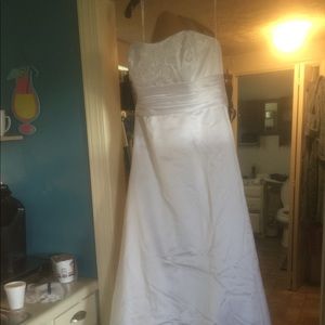 Strapless wedding gown & handmade veil